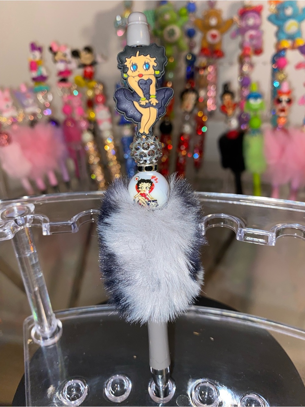 Betty Boop fuzzy pen- Gray/Black